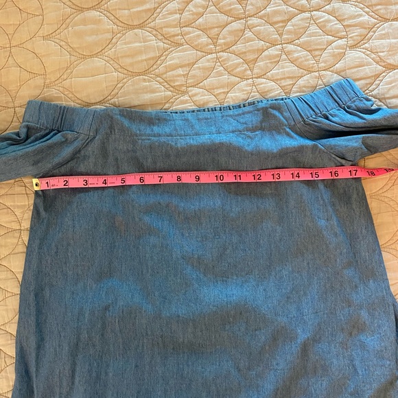 Club Monaco | Sophiya Blouse — Chambray | Size 2 - Picture 10 of 12